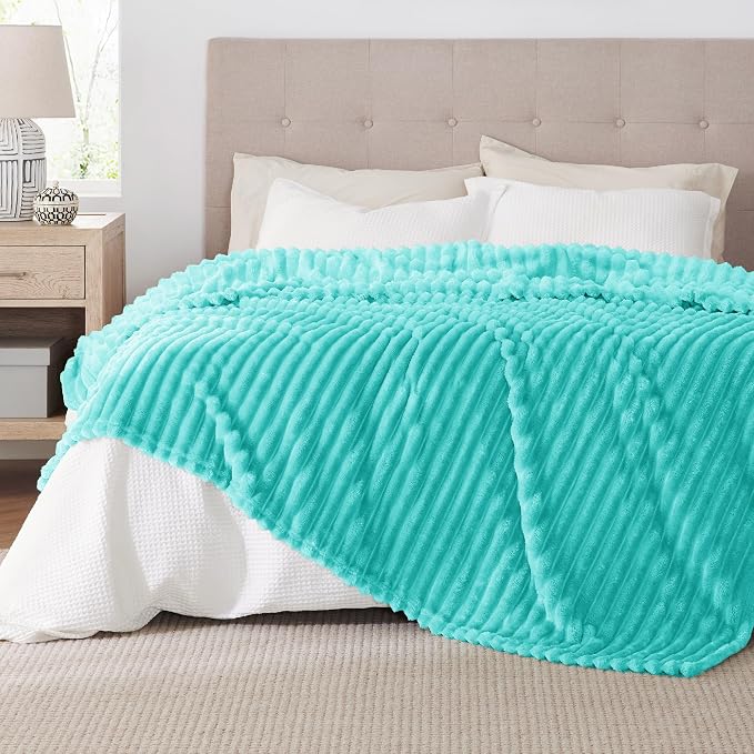 Bedsure GentleSoft Blue Full Blanket - Image 2