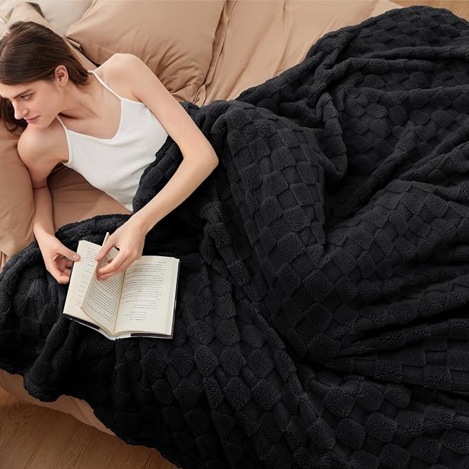Bedsure GentleSoft Blankets Queen Size - Image 2