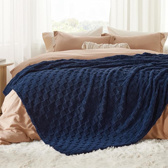 Bedsure GentleSoft Blankets Queen Size - Image 5
