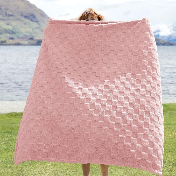 Bedsure GentleSoft Pink Throw Blanket - Image 2
