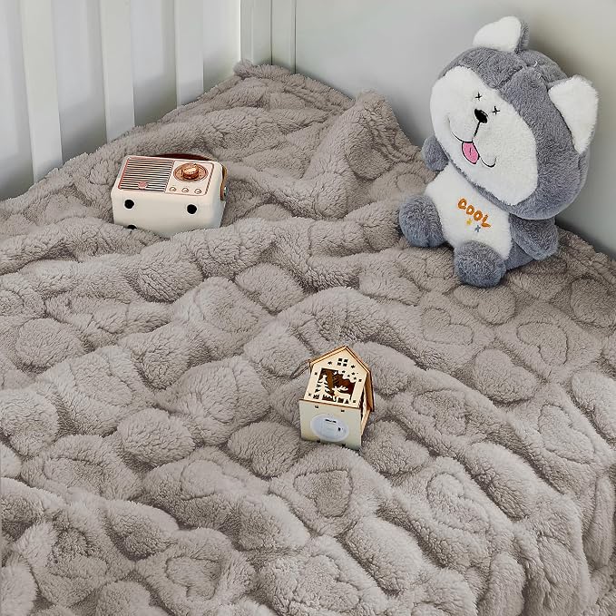 Yurhap Fleece Baby Blanket Heart Checkered, Ultra Soft Cozy Baby Blankets - Image 4