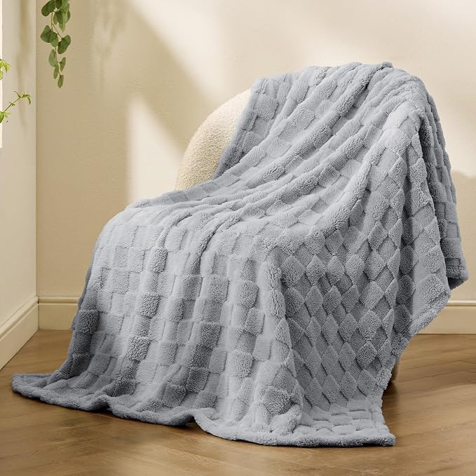 Bedsure GentleSoft Silver Grey Throw Blanket - Image 7