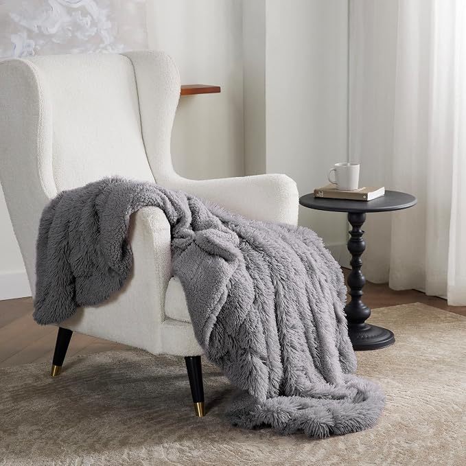 Bedsure GentleSoft Fuzzy Sherpa Faux Fur Twin Blanket Grey Cozy Gifts - Image 5
