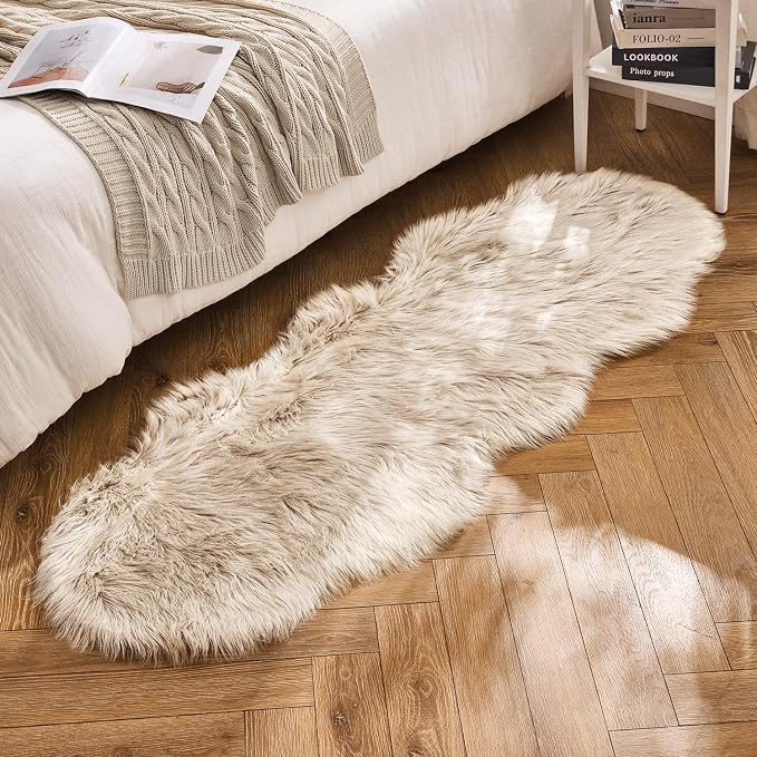 MIULEE Luxury Super Soft Fluffy Area Rug Faux Fur Sheepskin Rug Decorative by MIULEE
