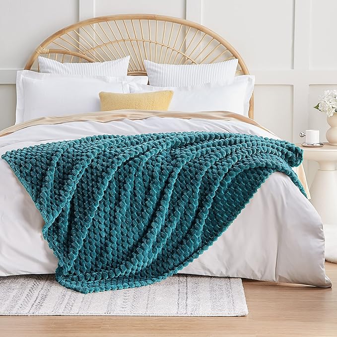 EXQ Home Fleece Throw Blanket for Couch or Bed - Image 2