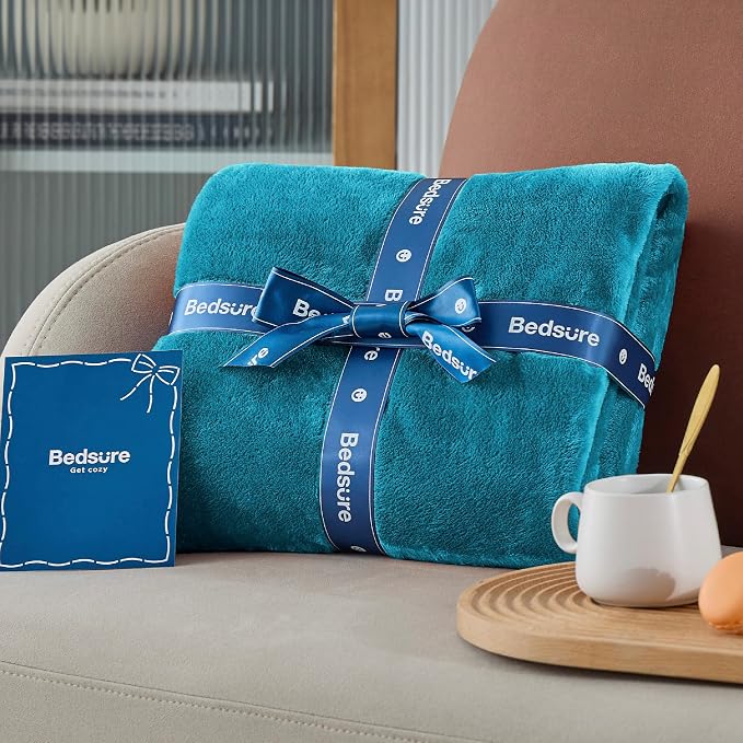 Bedsure GentleSoft Fleece Blanket Twin Size Teal - Image 7