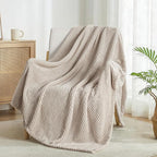 Exclusivo Mezcla Fleece Bed Blanket Queen Size, Super Soft and Warm Blankets - Image 4