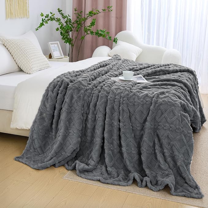 Aganear Flannel Throw Blanket - Image 3