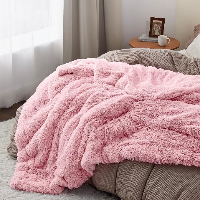 Bedsure GentleSoft Fluffy Pink King Size Blanket - Image 3