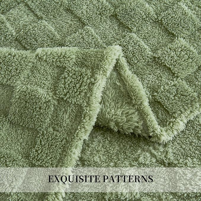Aganear Flannel Throw Blanket - Image 9