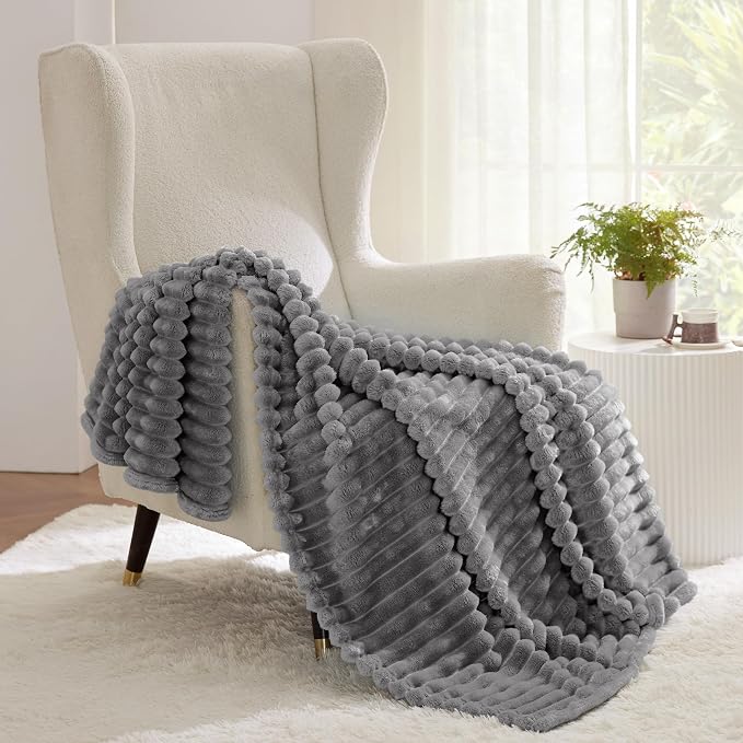 Bedsure GentleSoft Frost Gray Fleece Blanket - Image 7
